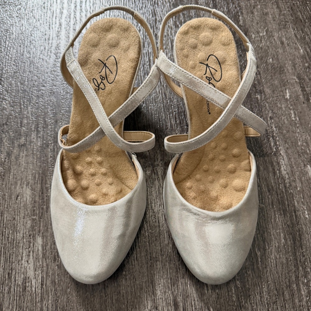 Ros Hommerson Pammy Women‎ Silver Metallic Cross Strap Heels Cushioned Size 8W